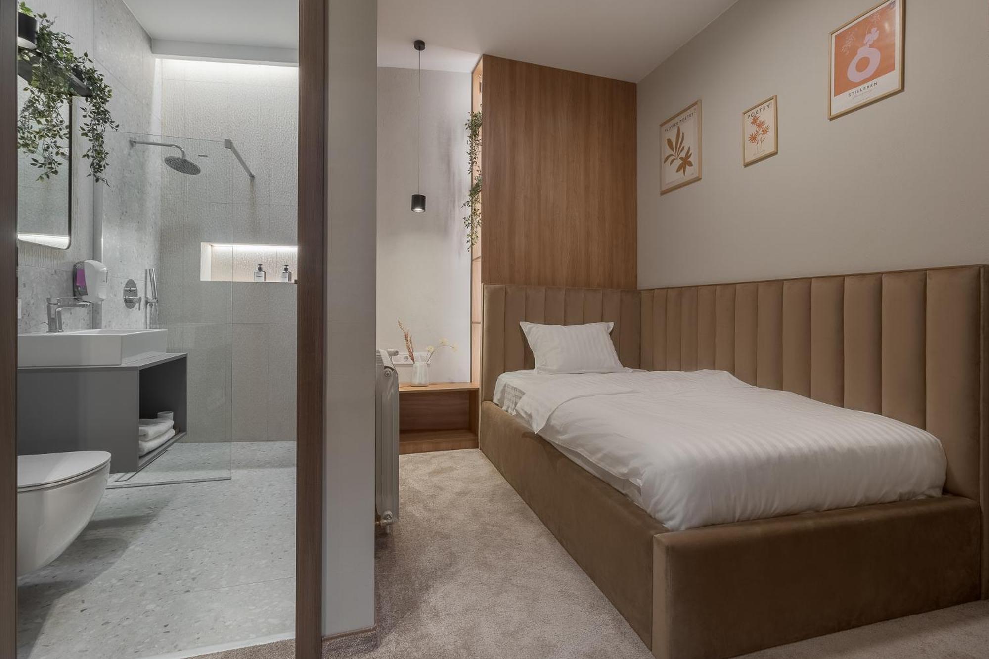 Oasis Rooms ออราแด ภายนอก รูปภาพ