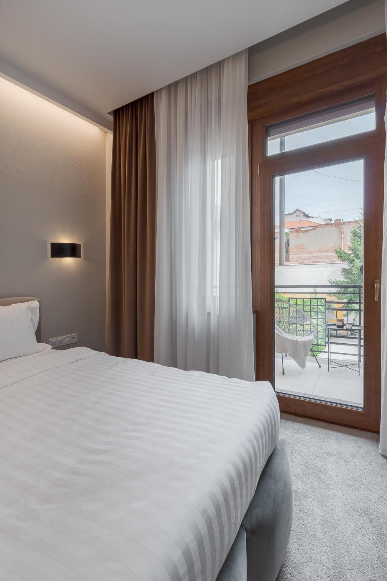 Oasis Rooms ออราแด ภายนอก รูปภาพ