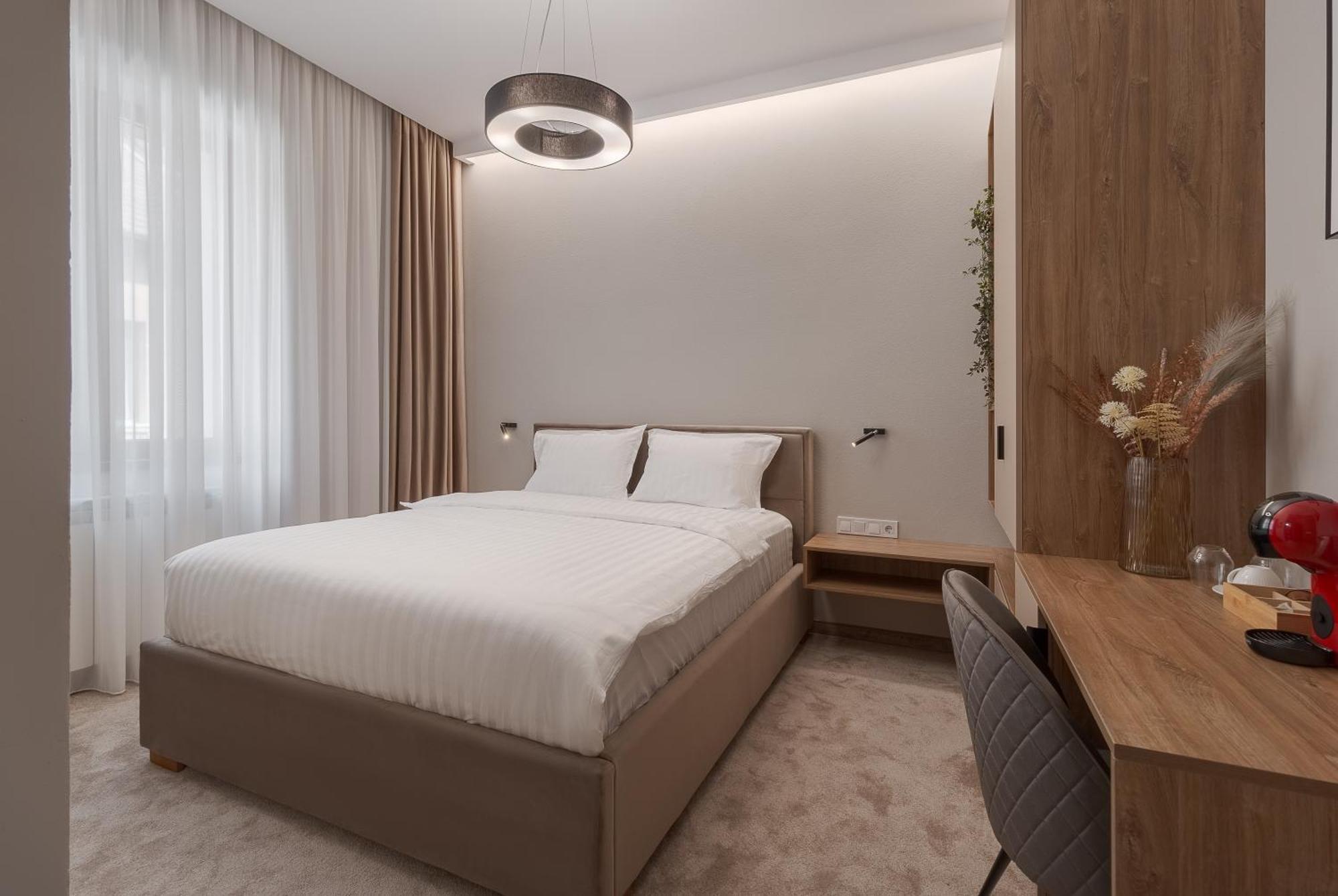 Oasis Rooms ออราแด ภายนอก รูปภาพ